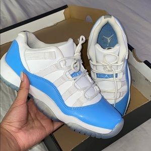 Jordan 11 retro low university blue (2017)